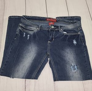 Red Rivet Jean Capri